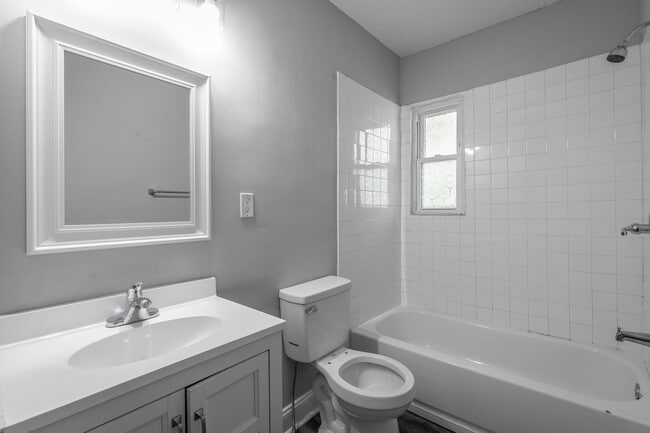 Building Photo - 5109-5111 Sunbeam Ave