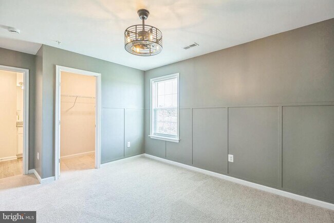 Building Photo - 14 Candleberry Dr