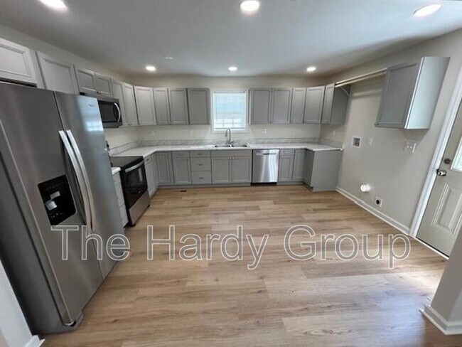 Building Photo - 203 Floyd St