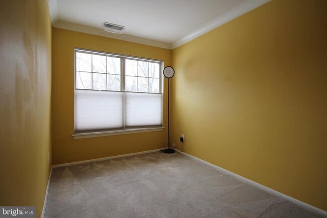 Building Photo - 11657 Chesterfield Ct