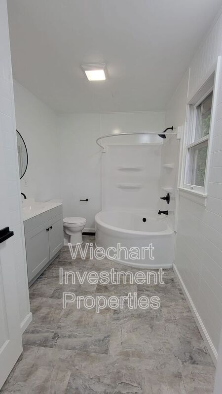 Building Photo - 720 N Moening St