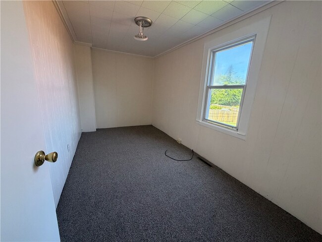 Building Photo - 1846 Ridge Rd
