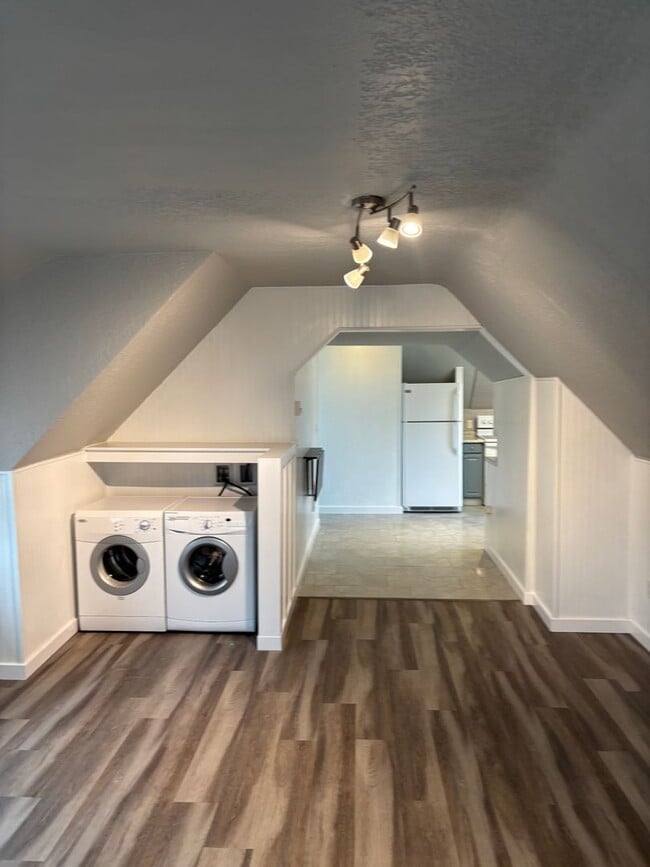 Building Photo - Rare Find! Private Yard + Firepit | Upstairs 1BR with Separate Entrance