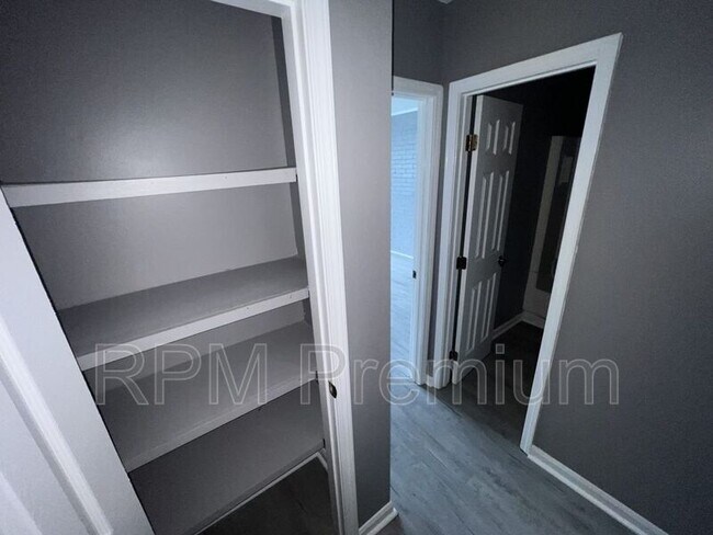 Building Photo - 3350 LA-1