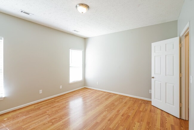 Building Photo - 5049 Cobblestone Creek Dr