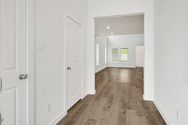 Building Photo - 31823 Autumn Spur Ln