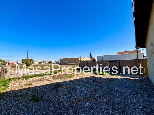 Building Photo - 16142 Orange St