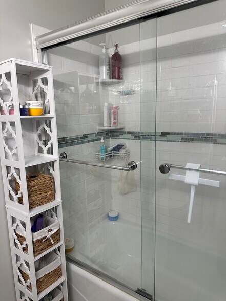 Building Photo - 65 Ellsworth St