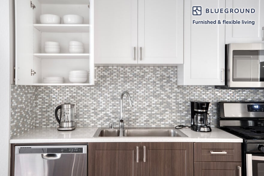 Building Photo - 98 North First Street-SI FL5-ID1309