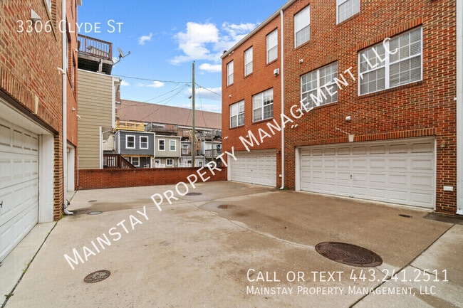 Building Photo - 3306 Clyde St