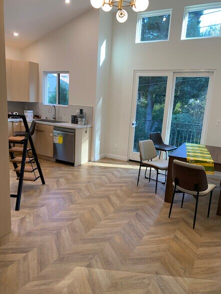 Building Photo - 220 Hiawatha Ave