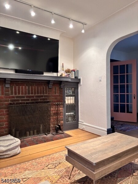 Building Photo - 61 Luddington Rd