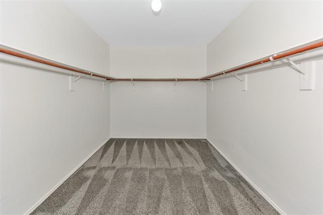 Building Photo - 1020 Breeders Cup Dr