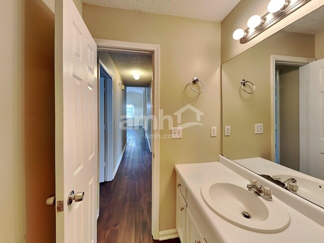 Building Photo - 3032 Crystal Gate Pl