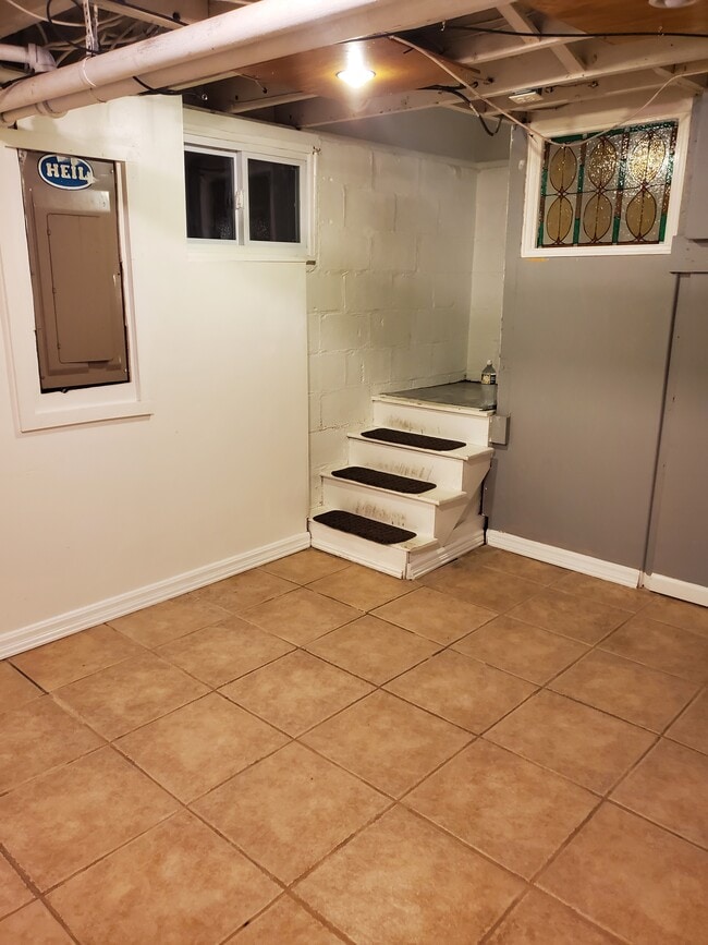 Building Photo - 6113 Arbor St