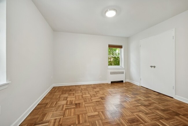 Building Photo - 205 Custer Ave