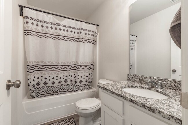 Building Photo - 312 Smt Crk Dr