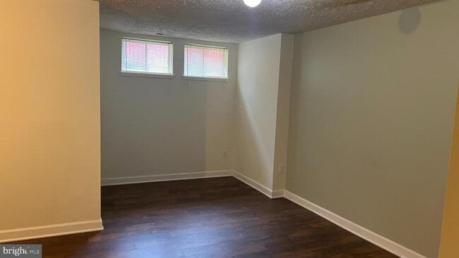 Building Photo - 20320 Cedarhurst Way