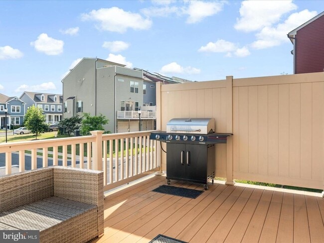 Building Photo - 831 Badger Ave