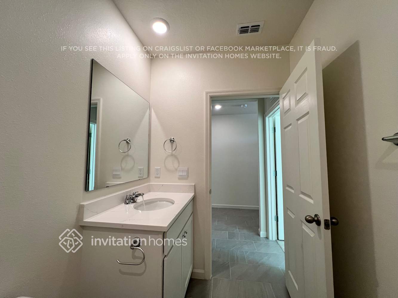 Building Photo - 9671 Seaspray Dr