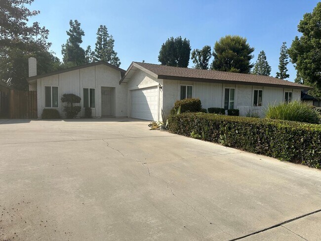 Building Photo - 409 Quailridge Rd