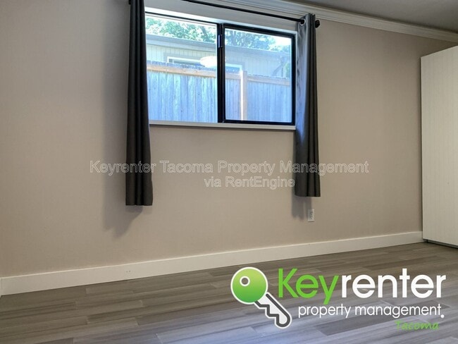 Building Photo - 1355 E 44th St