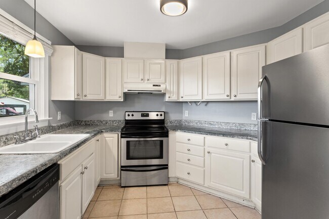 Building Photo - 918 Old Zebulon Rd