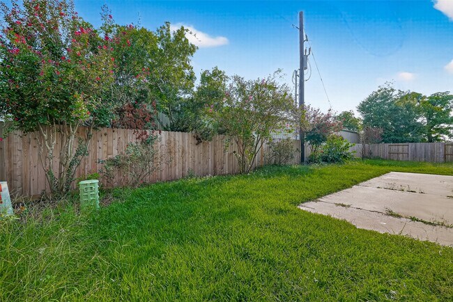 Building Photo - 26847 Trinity Trail