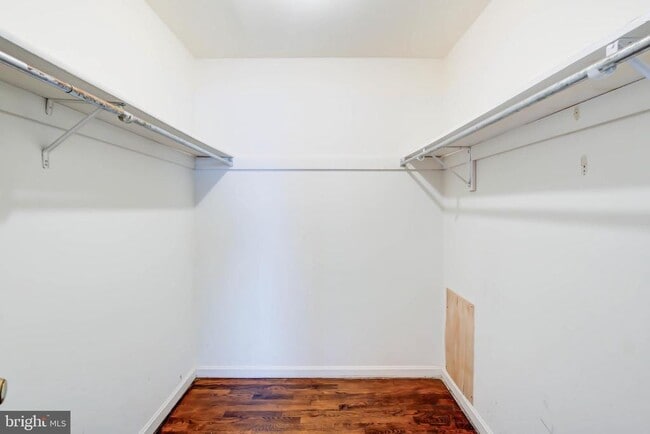 Building Photo - 900 24th St NW