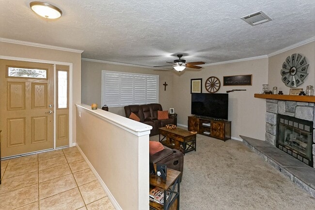 Building Photo - Desirable Apple Valley Single-Story on Expansive Lot | 3 Bed, 2 Bath Beauty