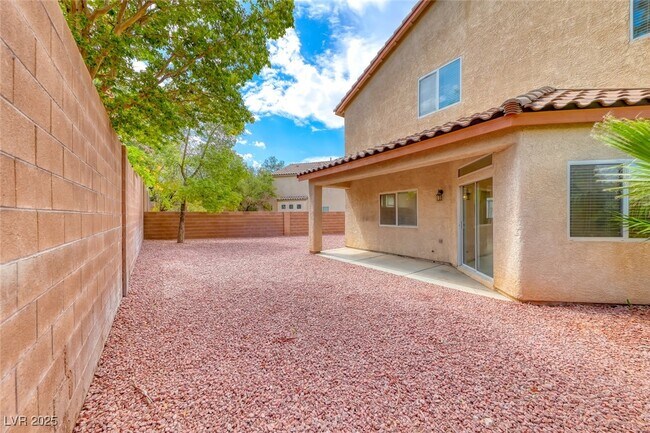 Building Photo - 5567 Cortu Ave