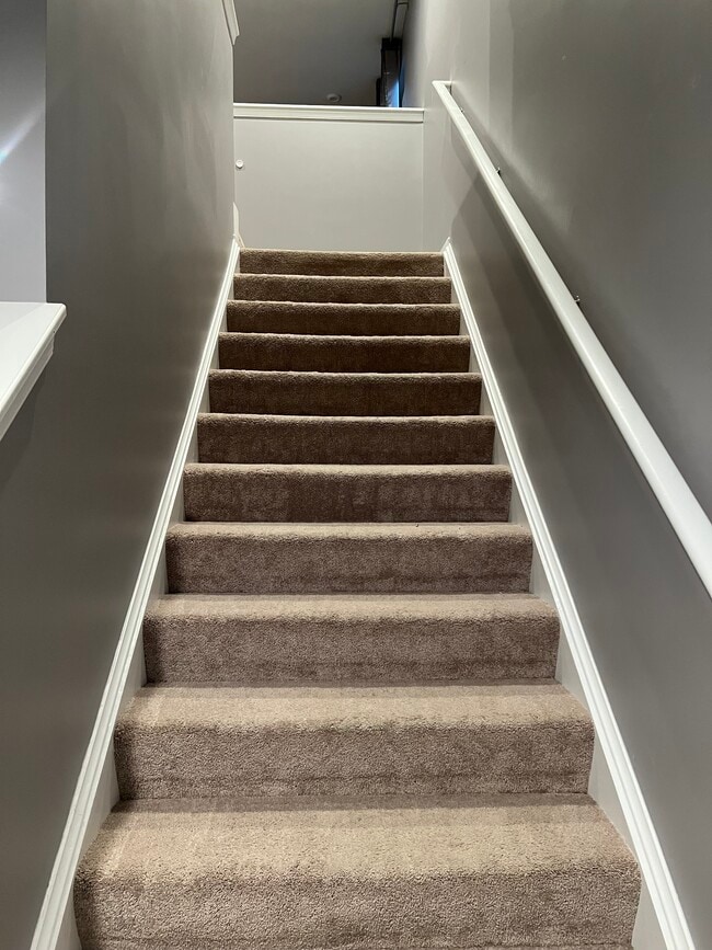 Building Photo - 208 Normandy Cres