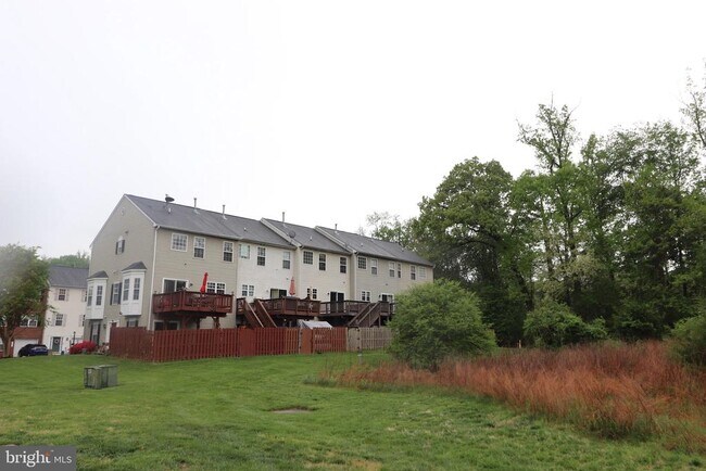 Building Photo - 104 Stingray Ct