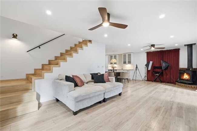 Building Photo - 2130 Cove Trail