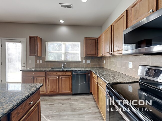 Building Photo - 6405 Lanzerac Manor Dr