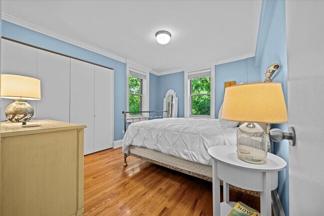 Building Photo - 629 Kappock St