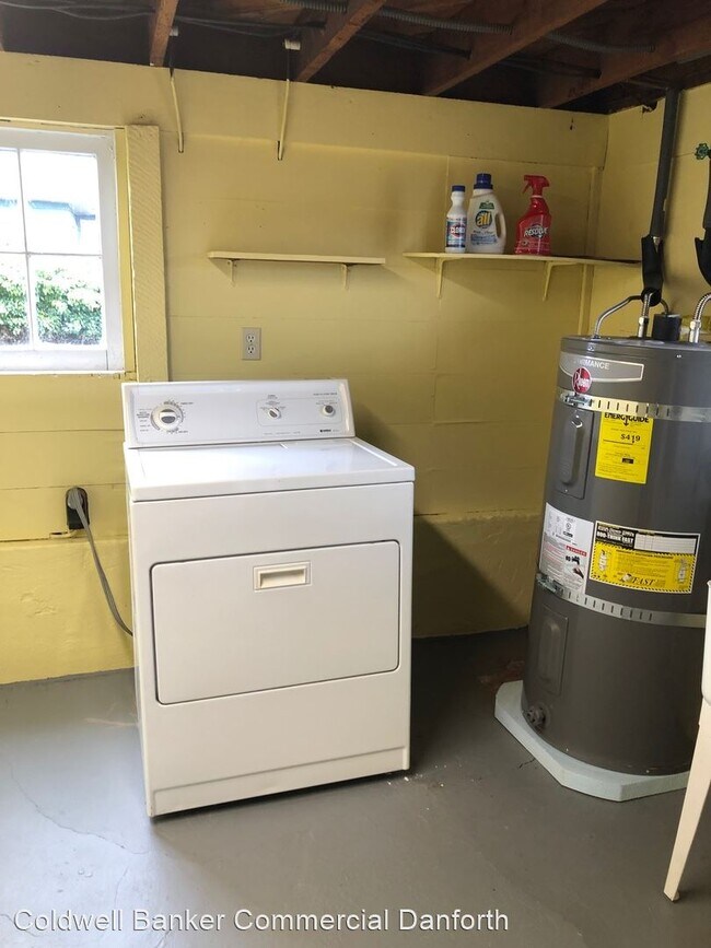 Building Photo - 1 br, 1 bath House - 10025 39th Ave SW