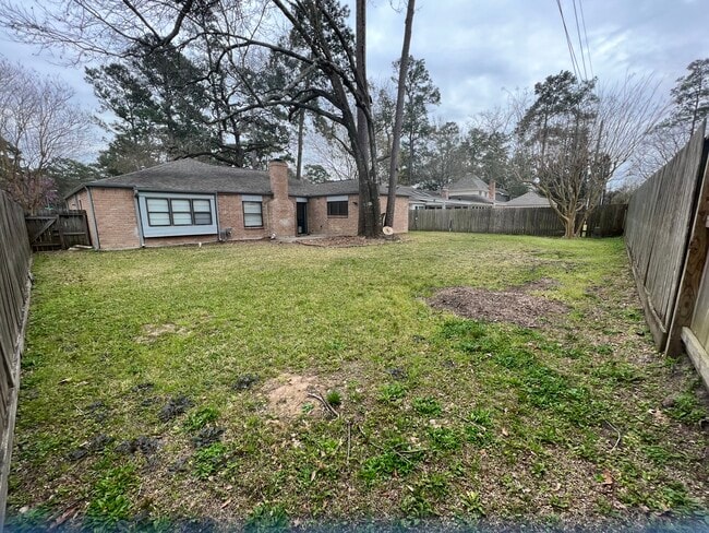 Building Photo - 14715 Spring Lake Dr