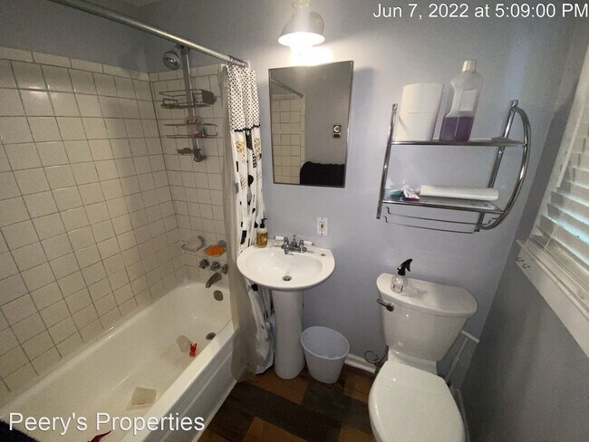 Building Photo - 2 br, 2 bath House - 207 E 3rd Street
