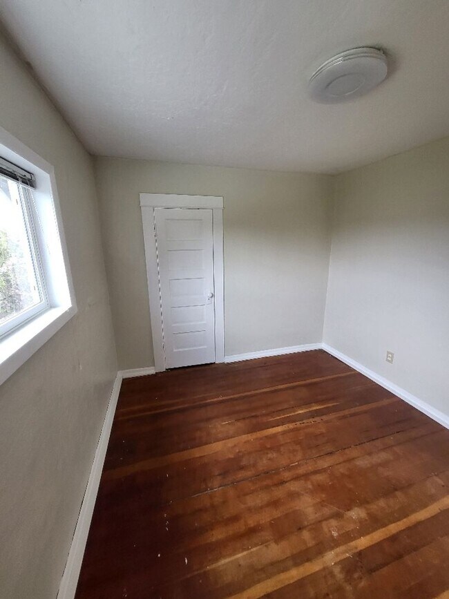 Building Photo - STATUS: *PENDING APPLICATION*| R98C | $2095.00