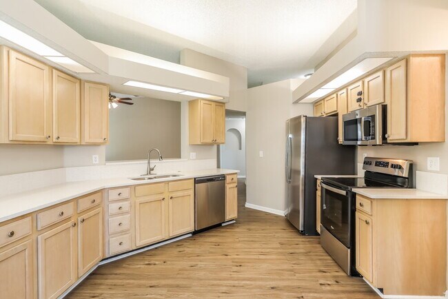 Building Photo - 12271 Cobblefield Cir N
