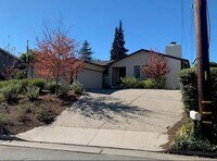 Building Photo - Beautiful 4 Bedroom Home in Santa Cruz