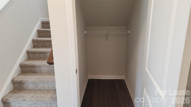 Building Photo - 14320 Moss Rd