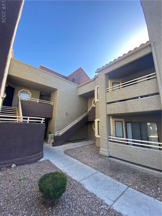 Building Photo - 5028 S Rainbow Blvd
