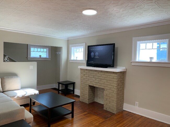 Building Photo - 151 Brookdale Ave