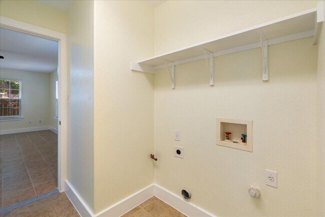 Building Photo - 500 Tillery St