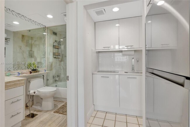 Building Photo - 700 Biltmore Way