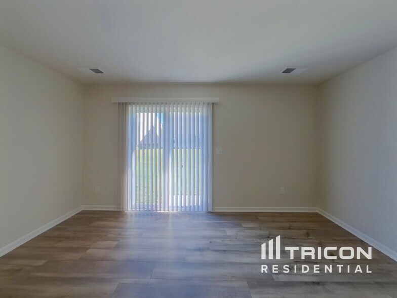 Building Photo - 4018 Rustling Grass Trl