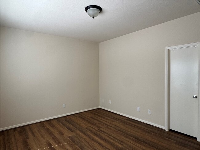 Building Photo - 4030 Mossy Pl Ln