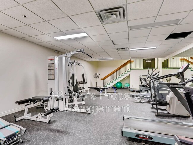 Building Photo - 5875 Friars Rd